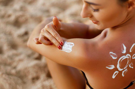 Bien choisir sa protection solaire : types, textures, SPF et marques incontournables